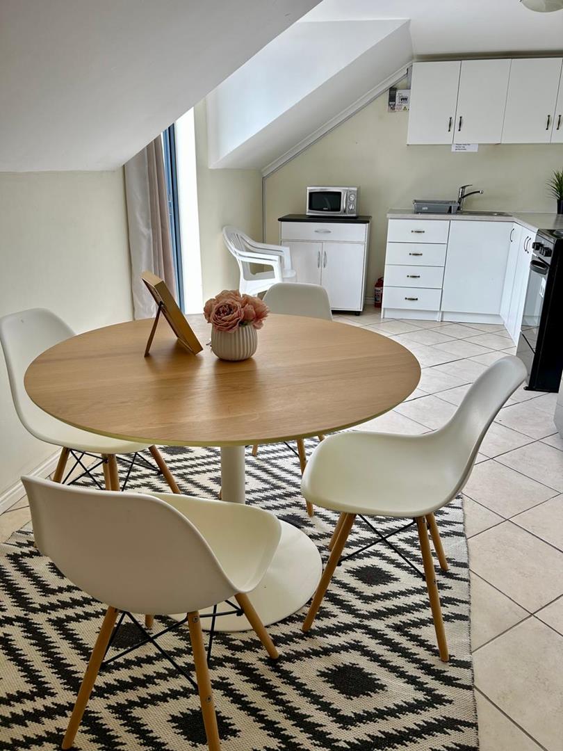 To Let 2 Bedroom Property for Rent in Westcliff Western Cape